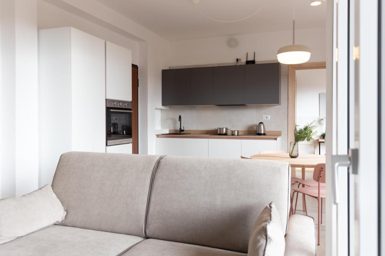 New Exclusive Melegnano Apartments- Near Train Station Dış mekan fotoğraf